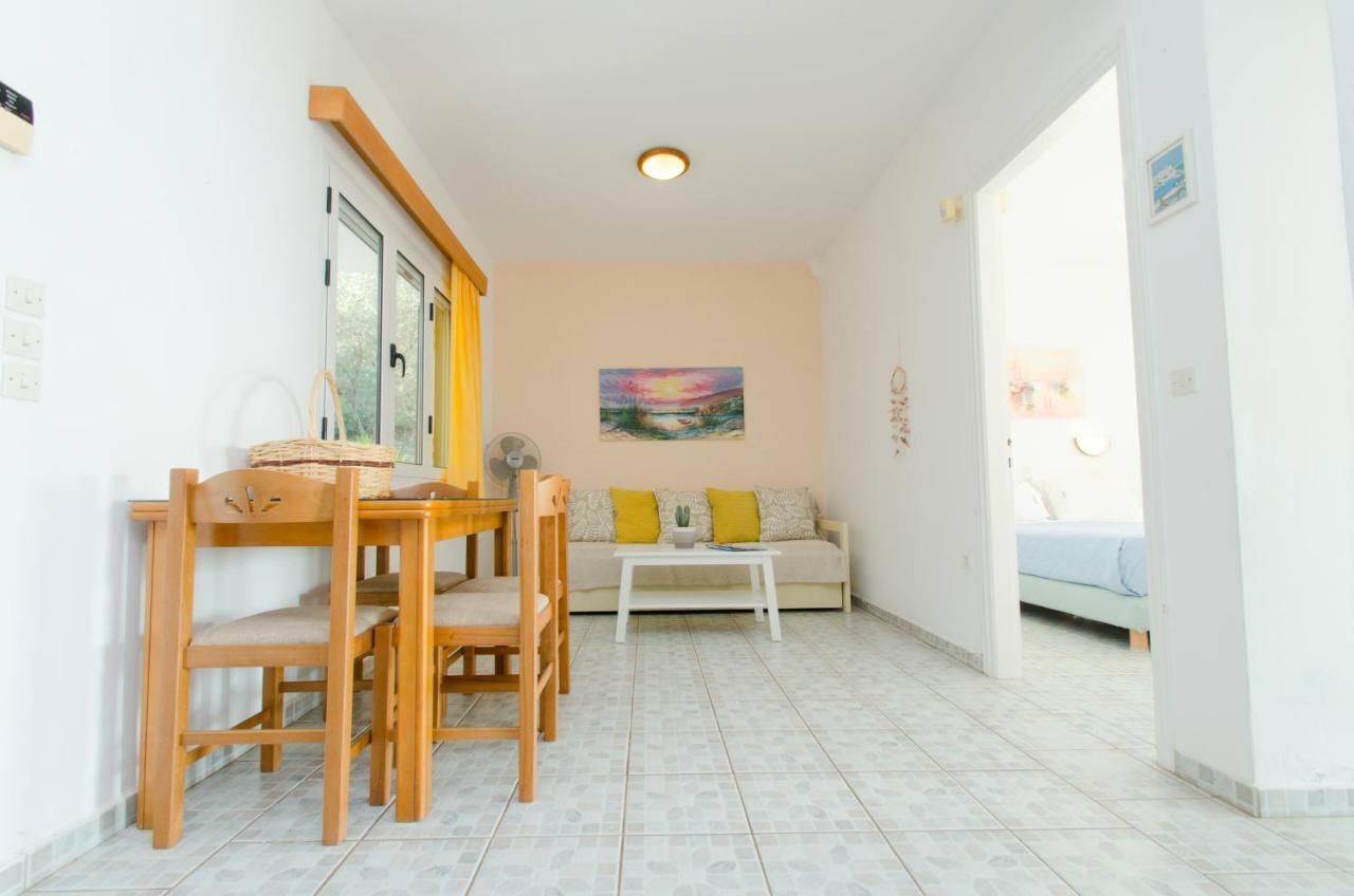 Natural Blue Green Apartment Almiros Beach Екстер'єр фото